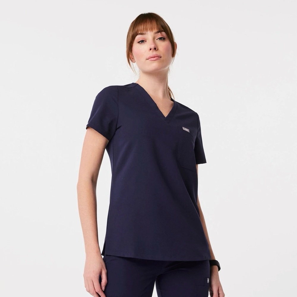 Catarina One-Pocket Scrub Top